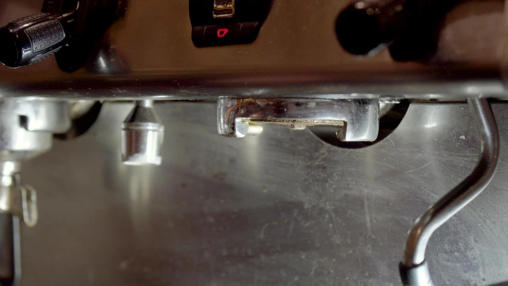 Cleaning Features of Professional Coffee Machines for Cafes