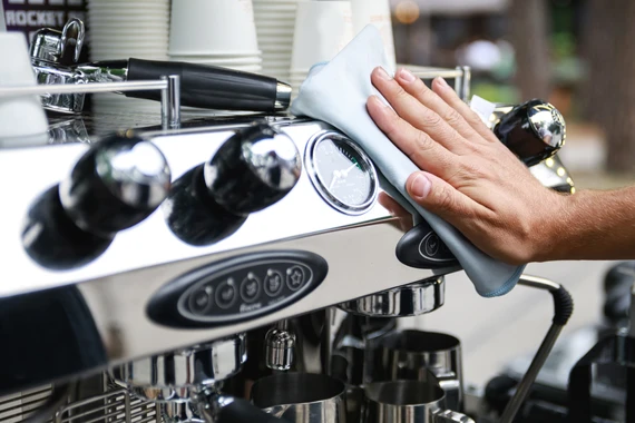 Cleaning espresso machine group head with specialized detergent